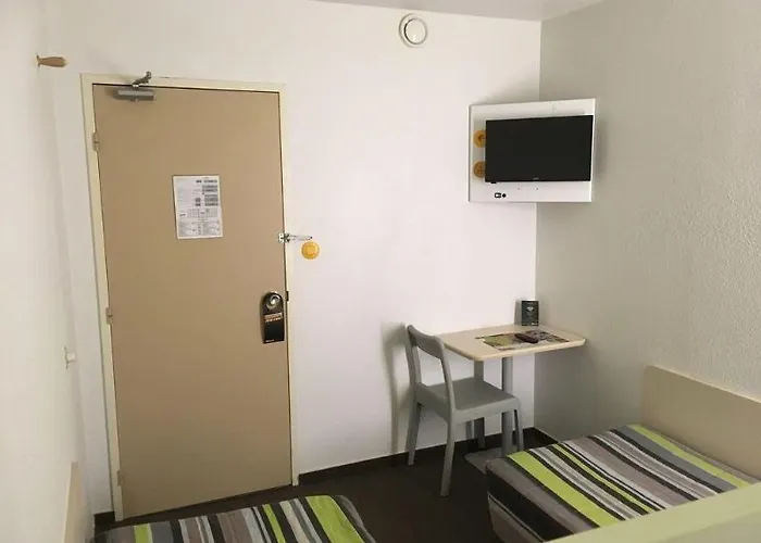 Hotel Hotelf1 Le Mans Sud 3*